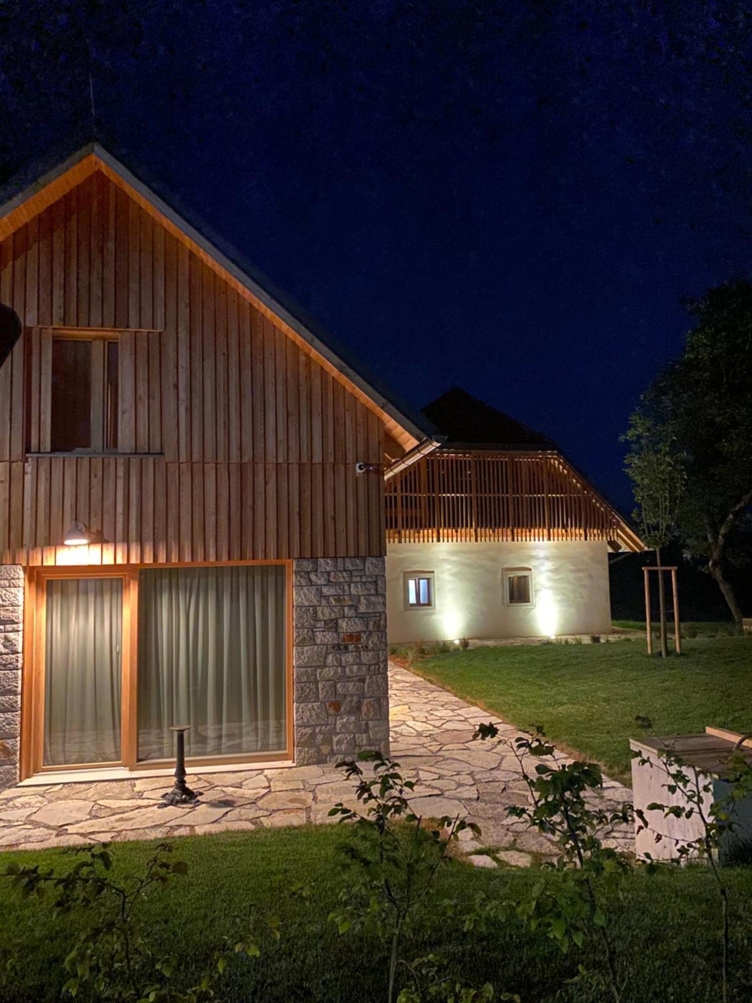 Pira Hotel Postojna Exterior foto